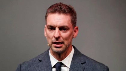 加索尔挥手告别篮球赛场，除了荣誉他还获得什么？