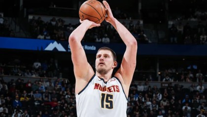 米兰体育官方-约基奇VS火箭：精确抢断+梳理进攻带队大胜