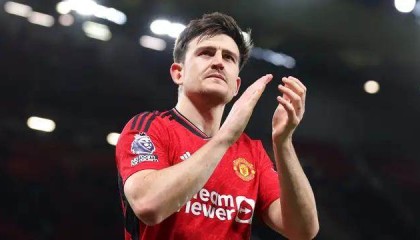 米兰体育平台-头铁马圭尔坚决留队：我是曼联未来，新季要去争冠