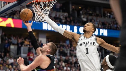 米兰体育平台-NBA-约基奇40+8+13文班34+18+7 掘金加时险胜马刺