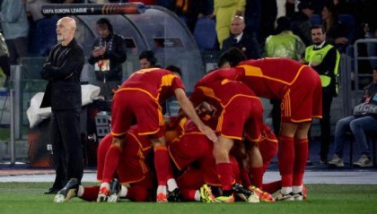 米兰体育官方-孤注一掷的皮奥利疯了，被球迷训话的米兰也疯了