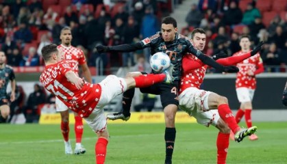 米兰体育官网-又残又累的拜仁终于输了联赛，埃贝尔拒买替补中锋