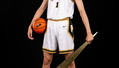 米兰体育官网-郇斯楠：关注普渡大学同位置球员的表现 把他们当作参照&amp;竞争对象